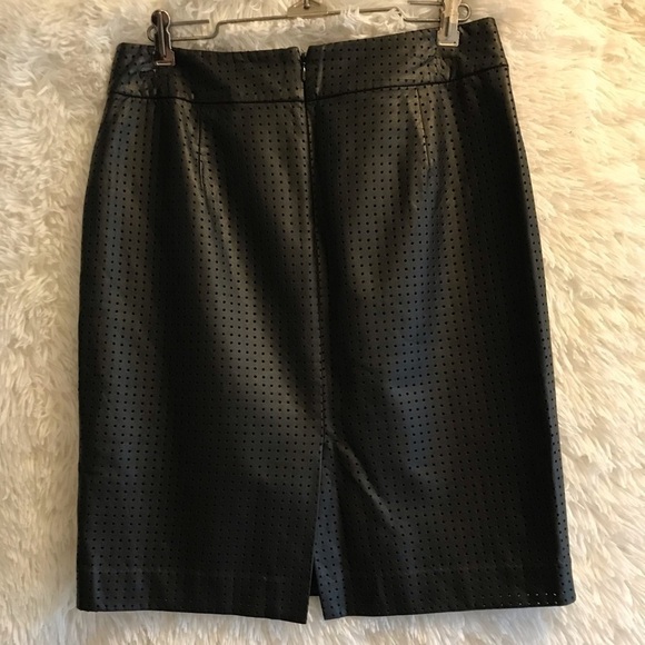 Banana Republic perforated black faux leather skirt.  Size 6P. - Picture 2 of 6
